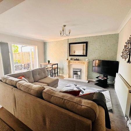 Birmingham Blissful Apartment With 2 Bedrooms ภายนอก รูปภาพ