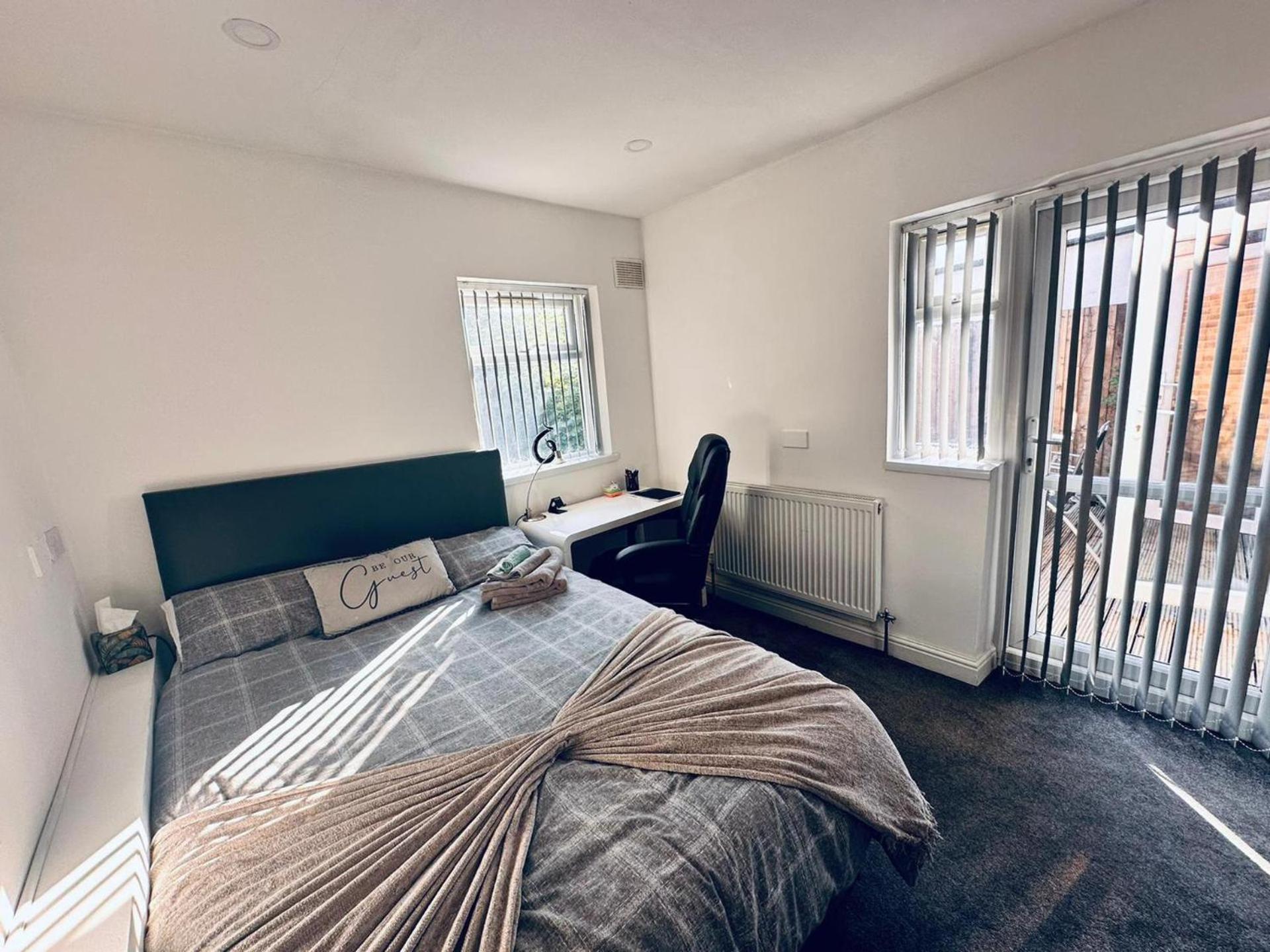 Birmingham Blissful Apartment With 2 Bedrooms ภายนอก รูปภาพ